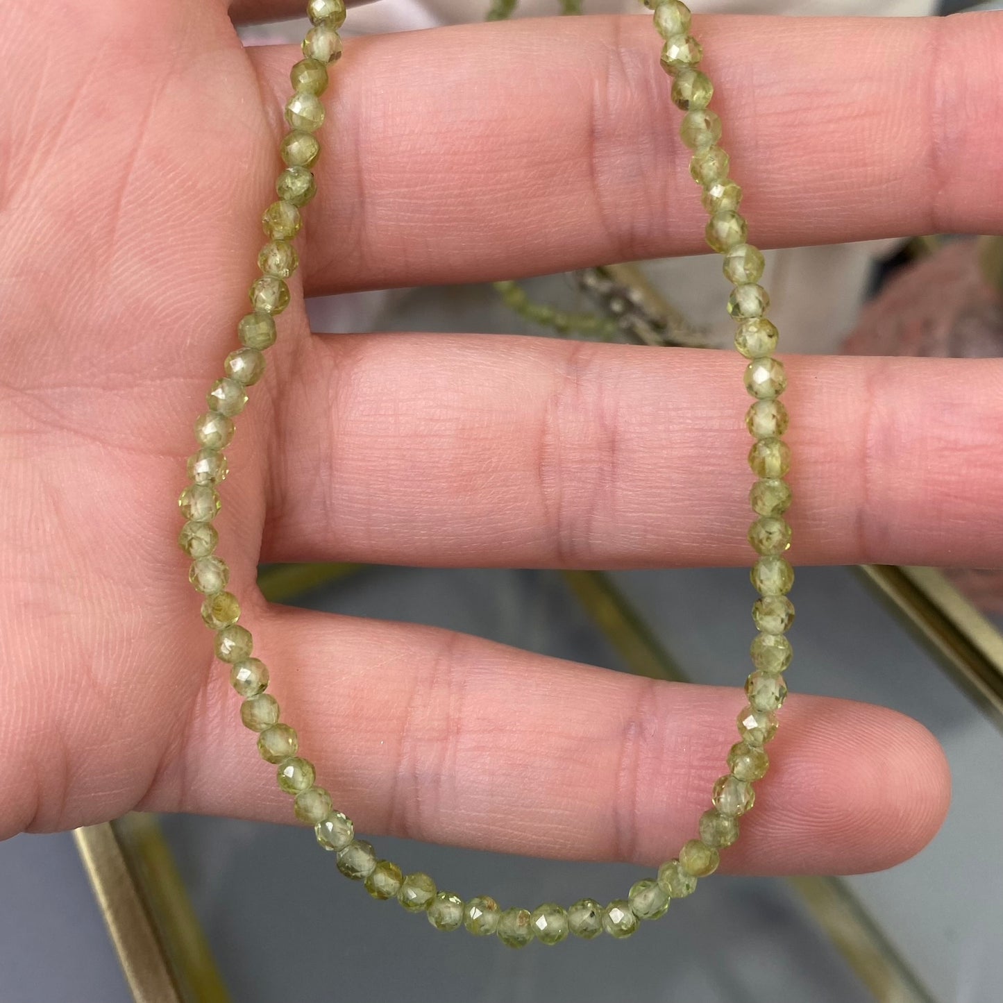 Chrysolite necklace (Chrysolite 3mm, polished shape, adjustable length: 42cm + chain 5cm)