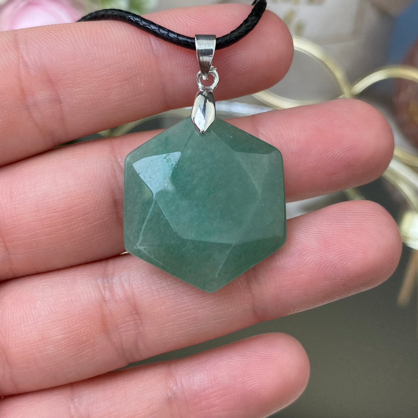 Nephrite pendant (Nephrite Jade)