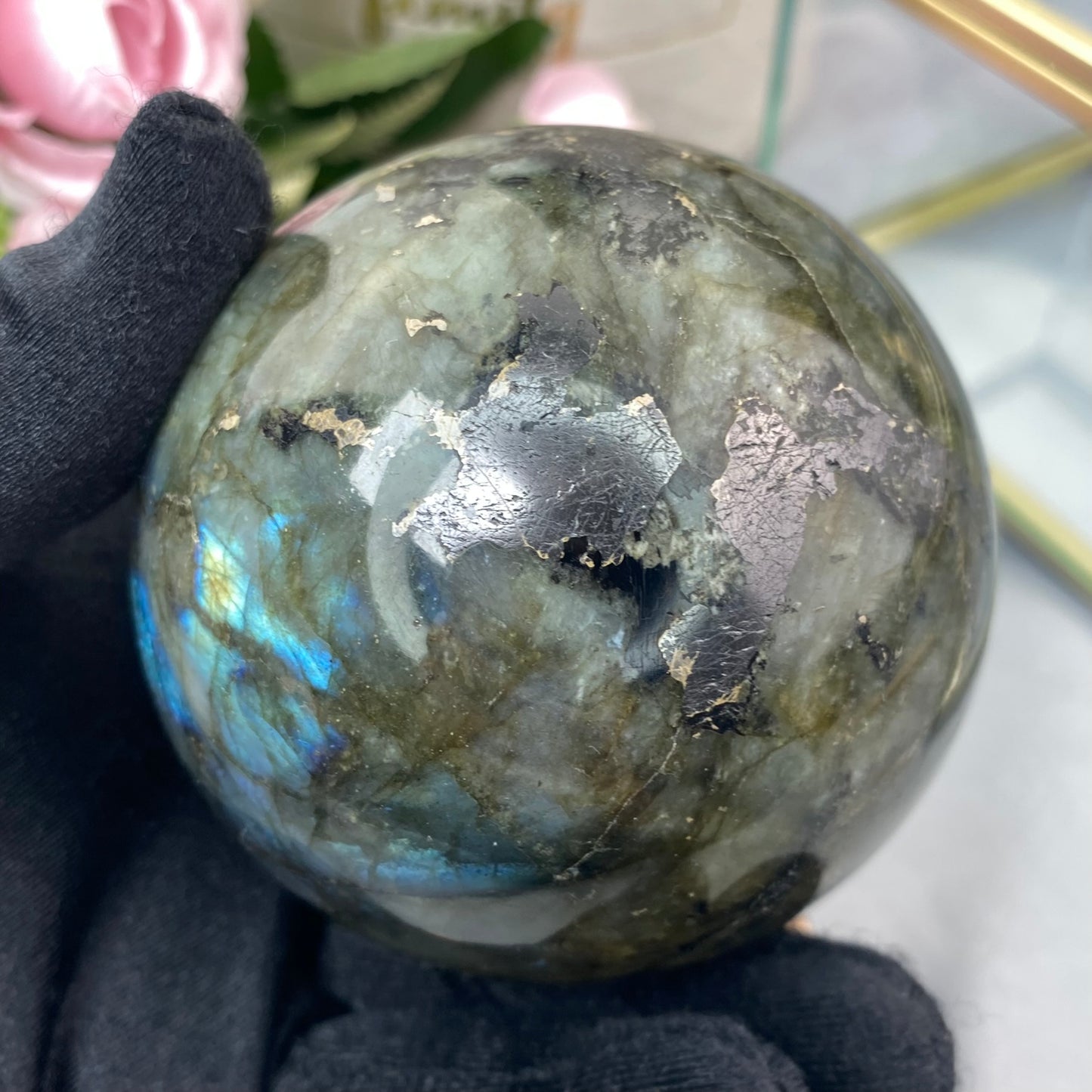 Labradorite sphere (Labradorite 641g., 6.8cm)
