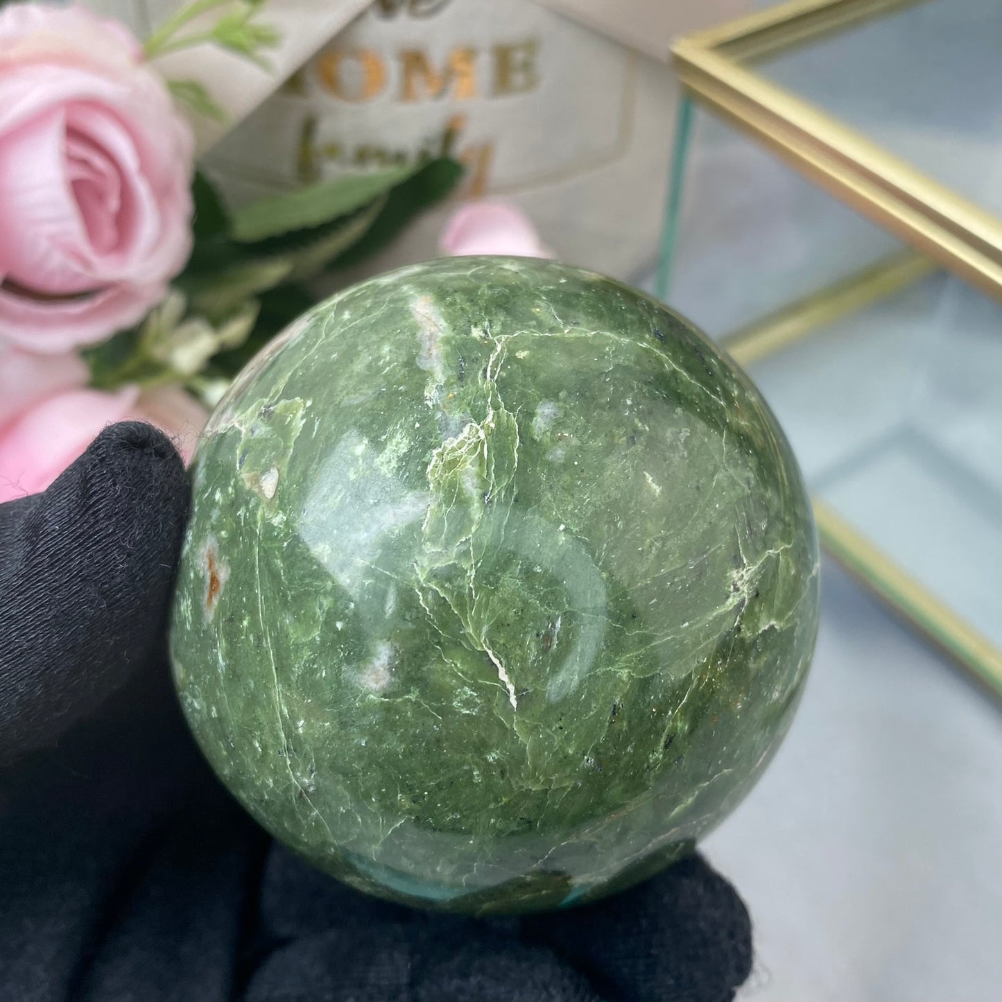 Chrysopal ball (Chrysopal - Green Opal, 301g., 5.7cm)