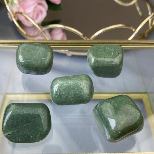 Natural polished Nephrite/Jade (1pc.)