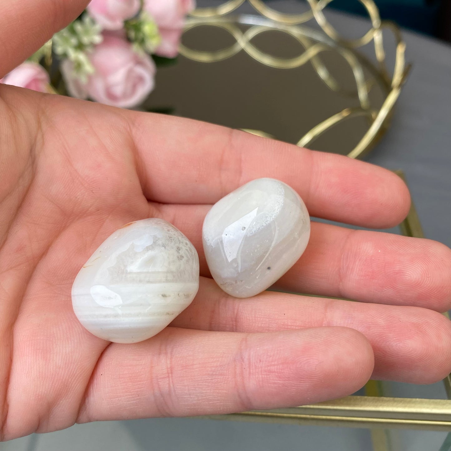Natural polished White Agate (1pc.)