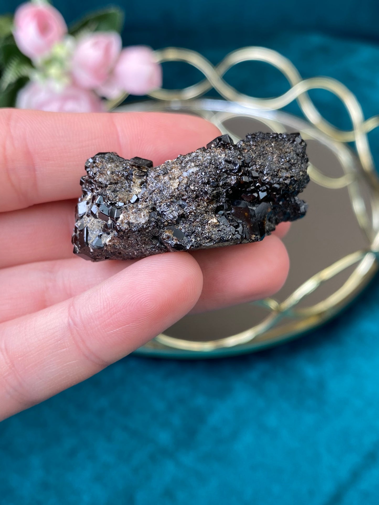Natural raw Melanite (Black Garnet) druse 50g.
