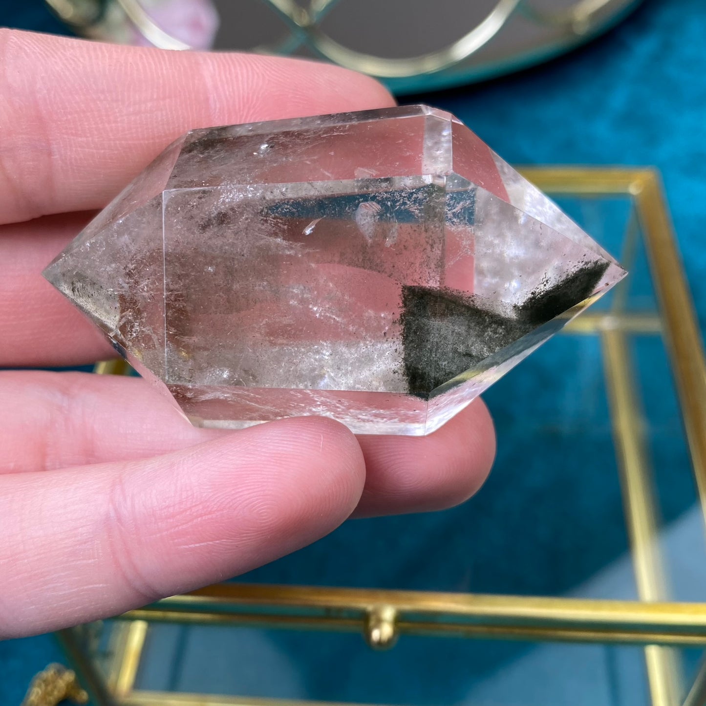 Clear Quartz with natural inclusions 65g.