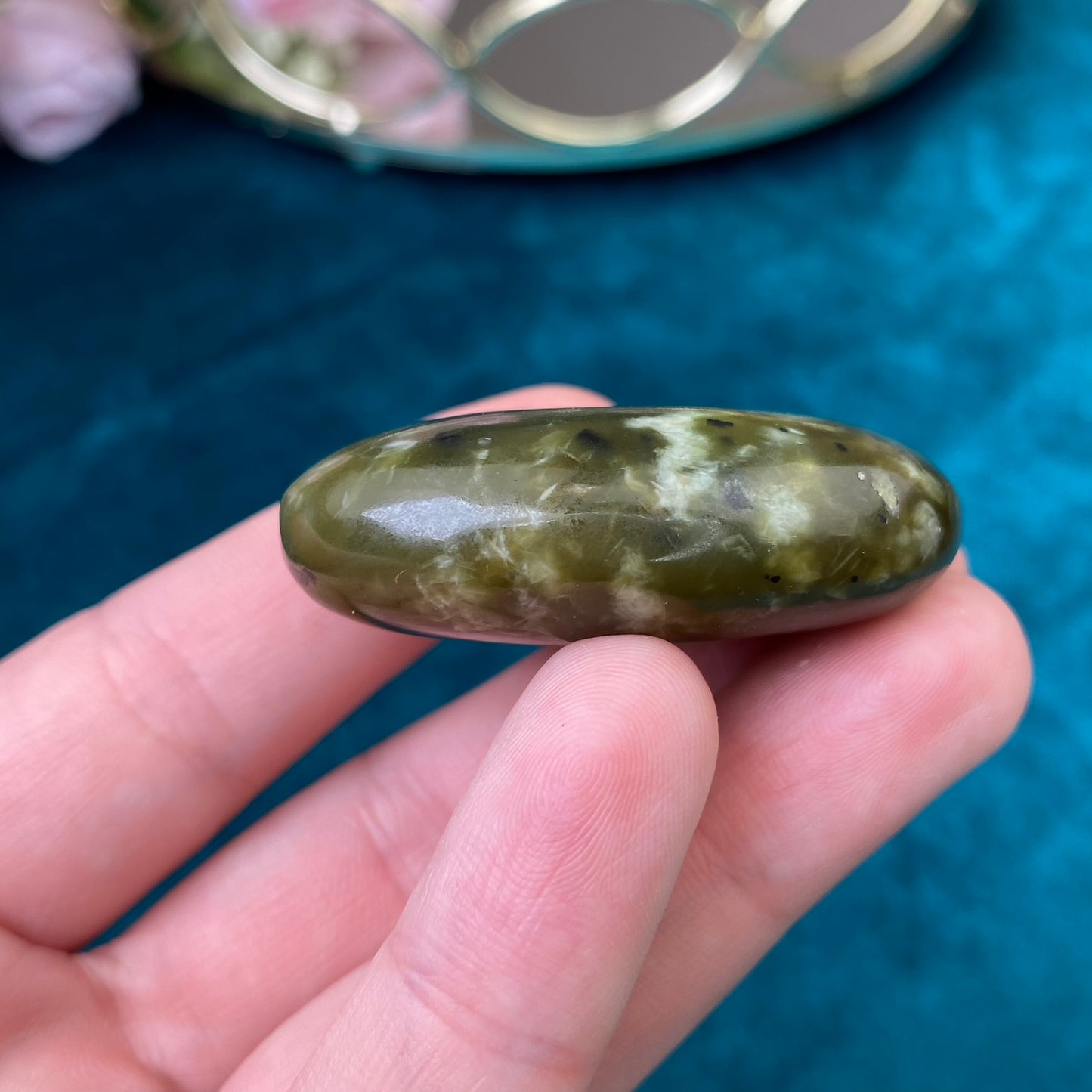 Natural polished Jade (Nephrite) 46g.