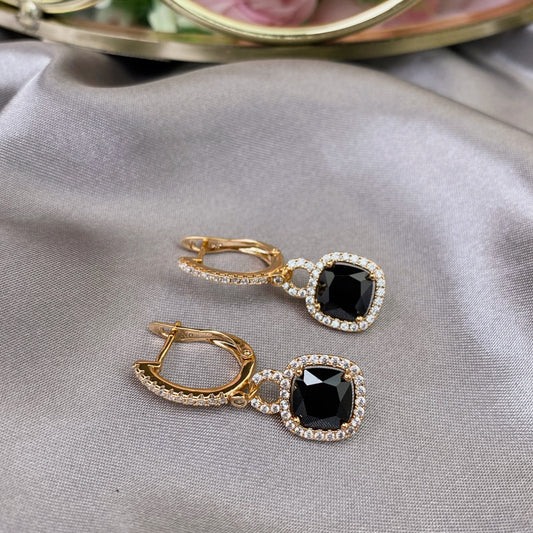Gold plated earrings with black decorative crystal