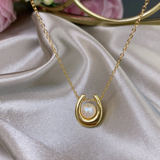 River Pearls necklace "Horseshoe" (adjustable length 38cm+5cm)