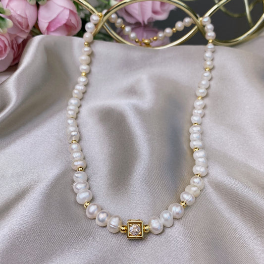 River Pearls necklace with decorative crystal (adjustable length 37cm+5cm)
