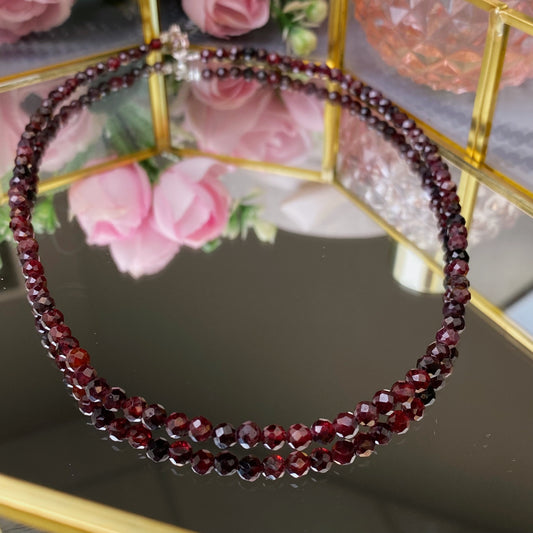 Garnet necklace (Garnet 4mm, polished shape, 41cm)