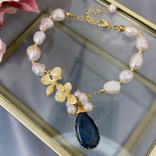 River Pearl and Lazurite bracelet (Lazurite, River pearls)